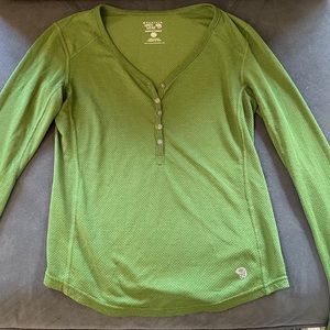 Mountain Hardware Green Trekking Henley